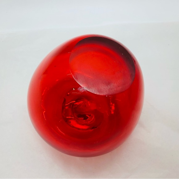 Vintage Hand Blown Art Glass Red Apple 3" Paperweight Figurine. - Picture 4 of 5